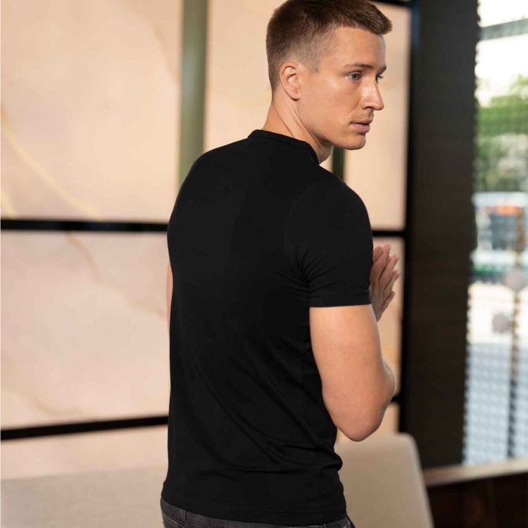 Slika Moška oprijeta majica em107